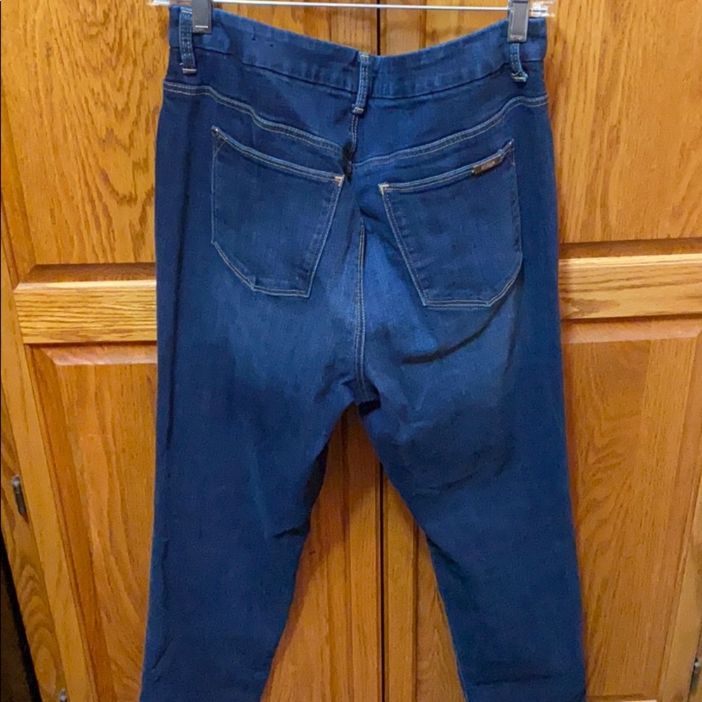 JeanS - Picture 2 of 2